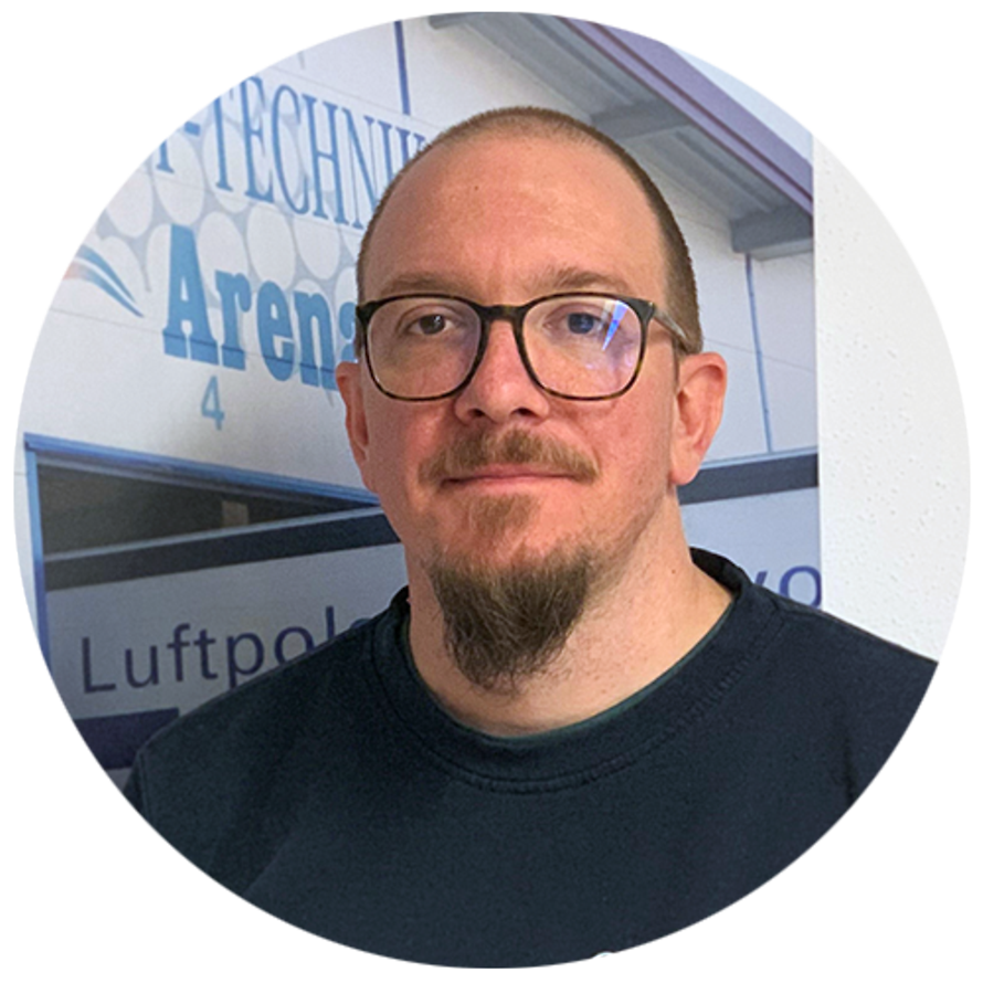 Florian Schlagintweit - vice responsabile logistica di Oldenburg Kunststoff-Technik GmbH